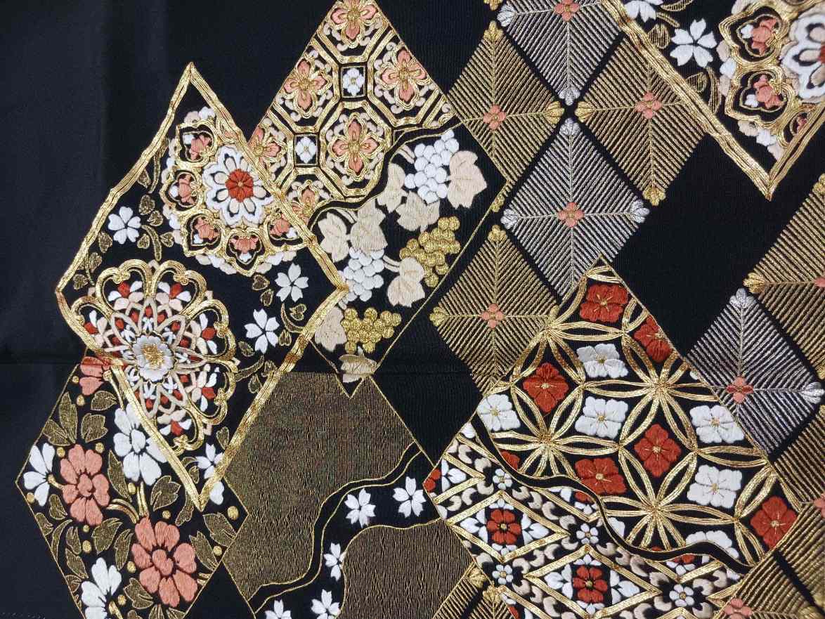 【全国往復送料無料】フルセットレンタル
留袖【6354 手刺繍 金駒縁取り菱華紋】
普通巾(146～163cm/～13号まで)