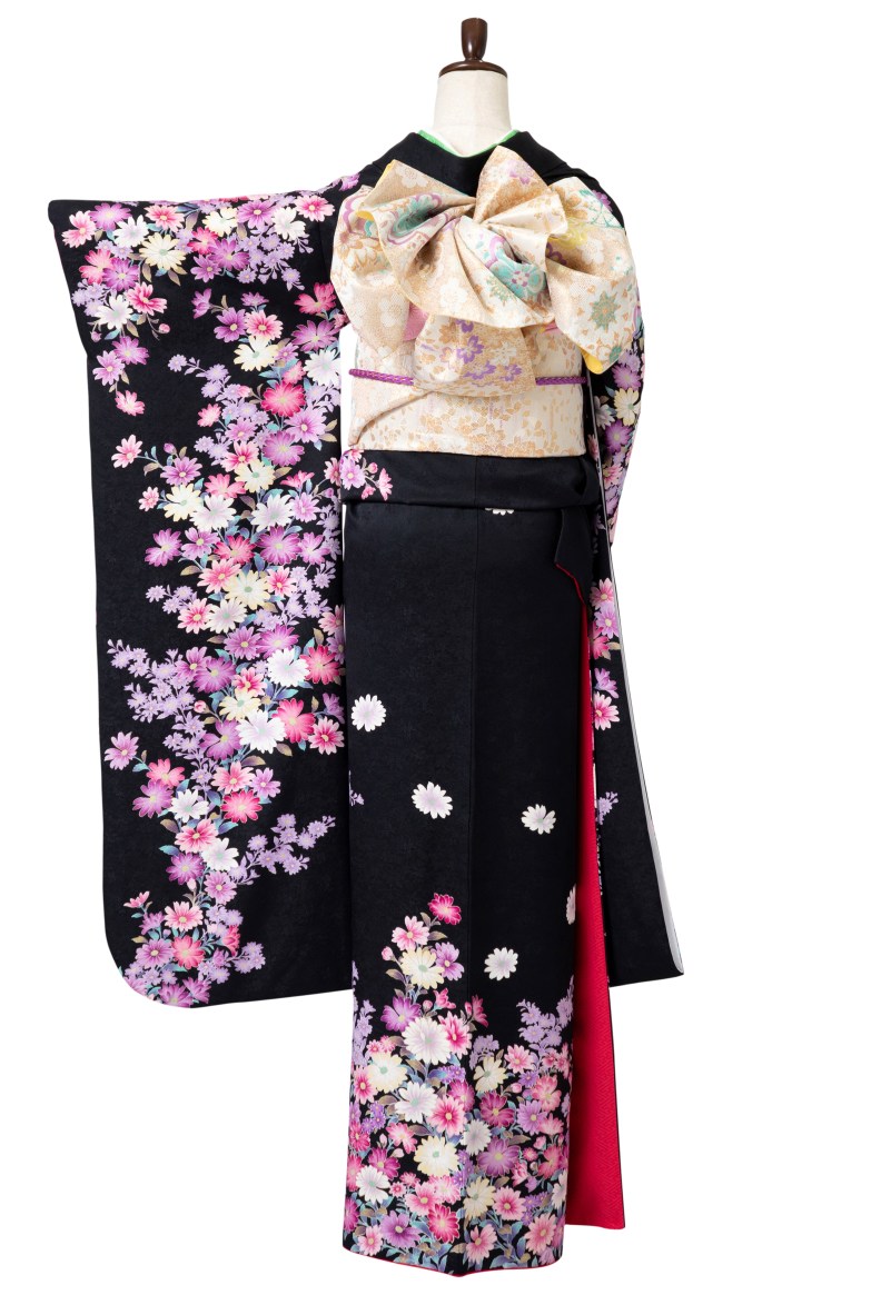 【全国往復送料無料】フルセットレンタル
振袖【539 黒地秋桜】
M丈(155～166cm/13号まで)