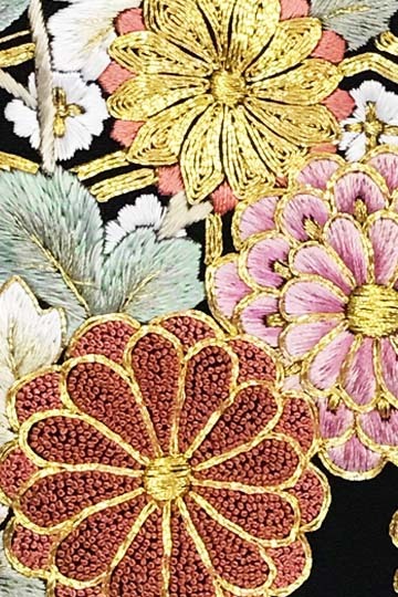 【全国往復送料無料】フルセットレンタル
留袖【8011 観世水草花(総刺繍)】
着丈長め(164～170cm/13号まで)