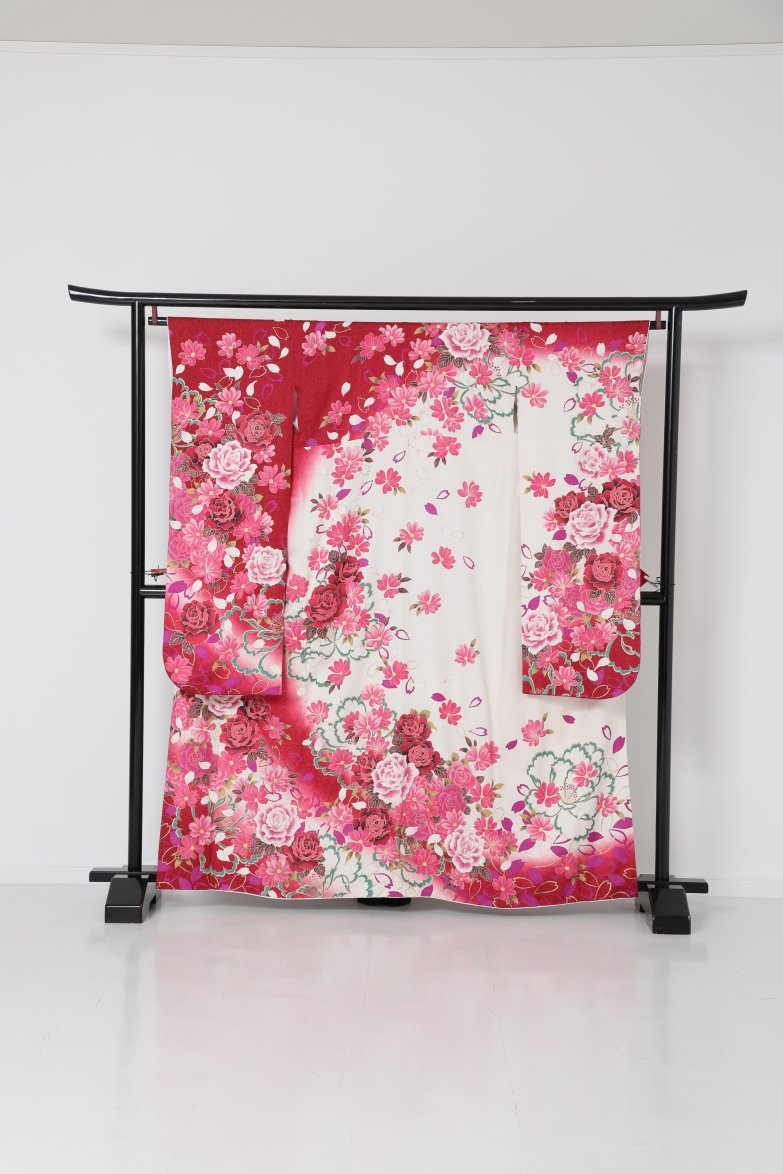 【全国往復送料無料】フルセットレンタル
振袖【541 薔薇花宴】
SM丈(146～160cm/11号まで)