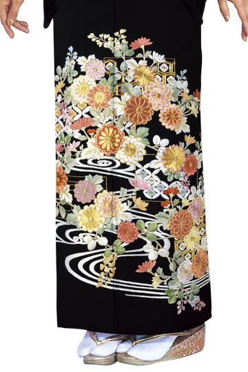【全国往復送料無料】フルセットレンタル
留袖【8011 観世水草花(総刺繍)】
着丈長め(164～170cm/13号まで)