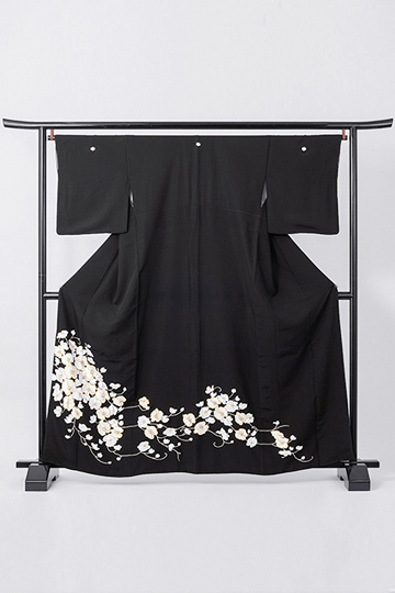 ★ワタベウェディング限定柄★
【全国往復送料無料】フルセットレンタル
留袖【8029 大輪白胡蝶蘭(手刺繍)】
着丈長め(164～170cm/13号まで)