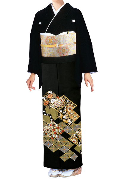 【全国往復送料無料】フルセットレンタル
留袖【6354 手刺繍 金駒縁取り菱華紋】
普通巾(146～163cm/～13号まで)